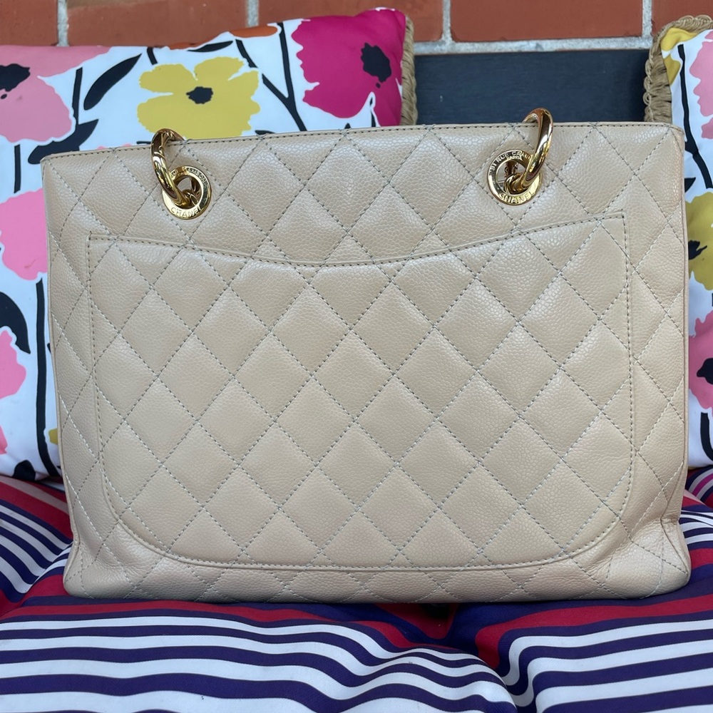 Chanel Large GST beige (authentic) - Picture 2 of 12
